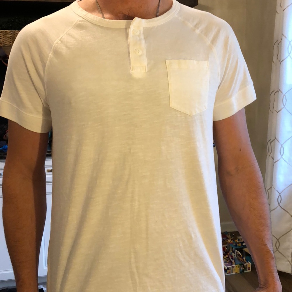 Men’s white Mossimo tee